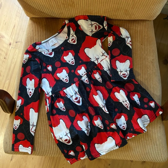 Pennywise Outfit, Boutique - Picture 5 of 10